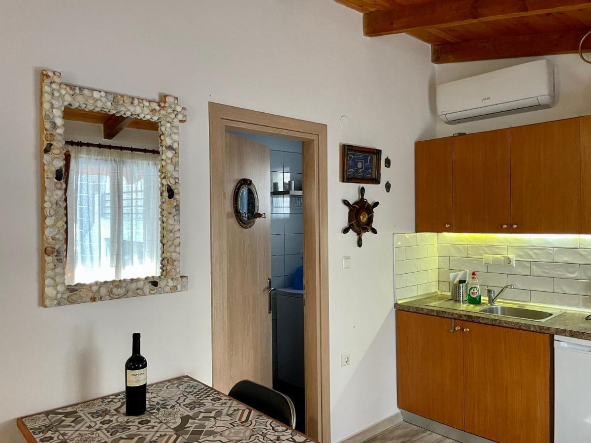 Waterfront Studio Nea Iraklitsa Apartamento Exterior foto
